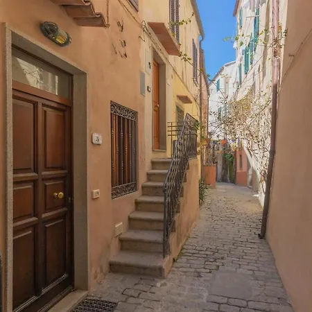 Il Vicoletto アパート カポリーヴェリ